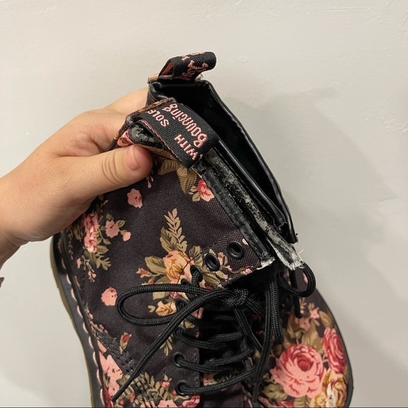 Dr. Martens Victorian Floral Docs Lace-Up Size 6 - Picture 8 of 11